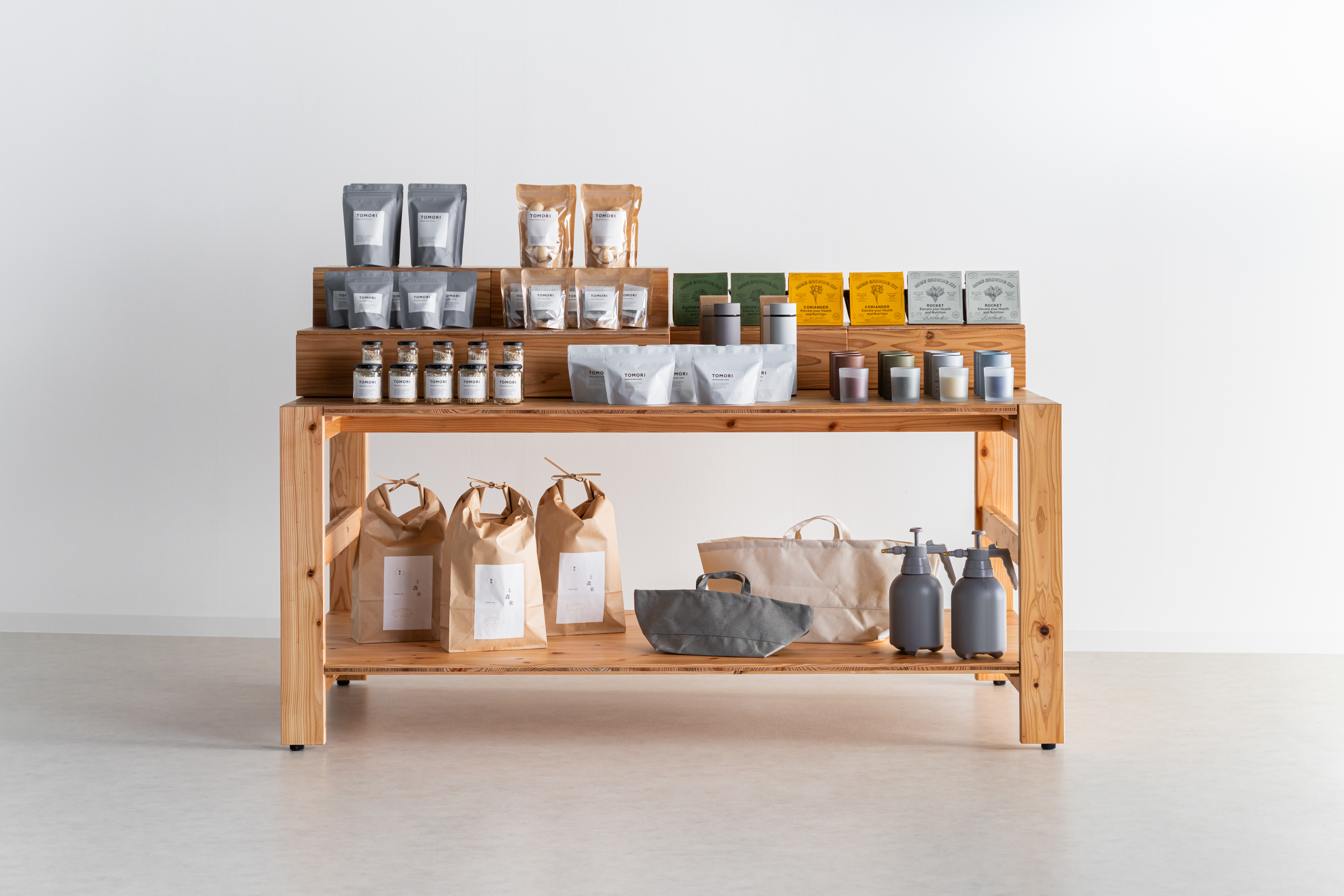 TOMORI Display Table